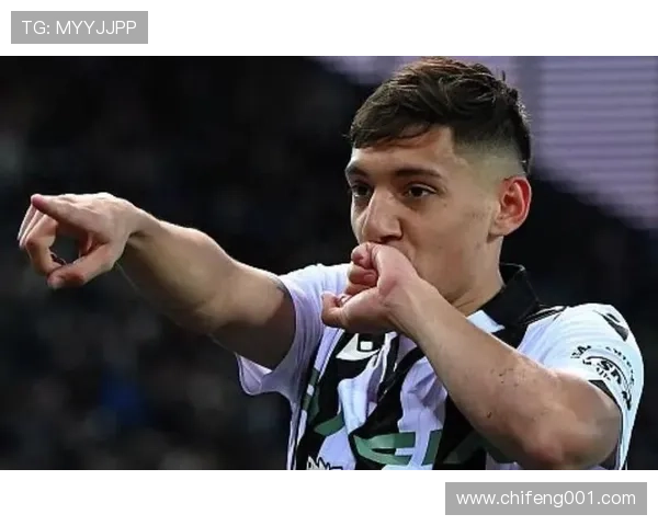 莫利纳在阿根廷国家队右后卫位置表现稳健